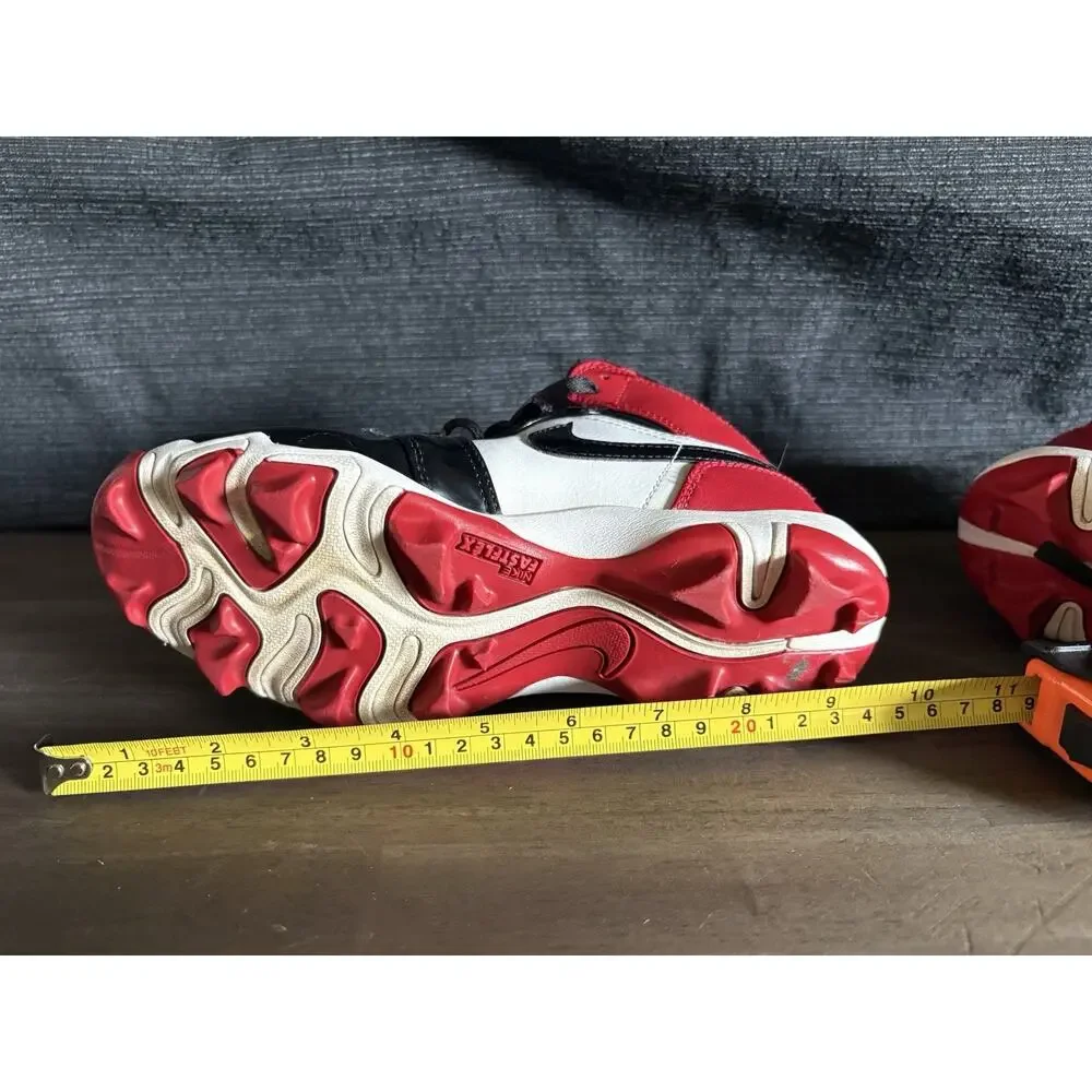 Nike Air Jordan 1 Mid Chicago Cleats Youth Size 3.5 HF6883-601 Logo Red Black
